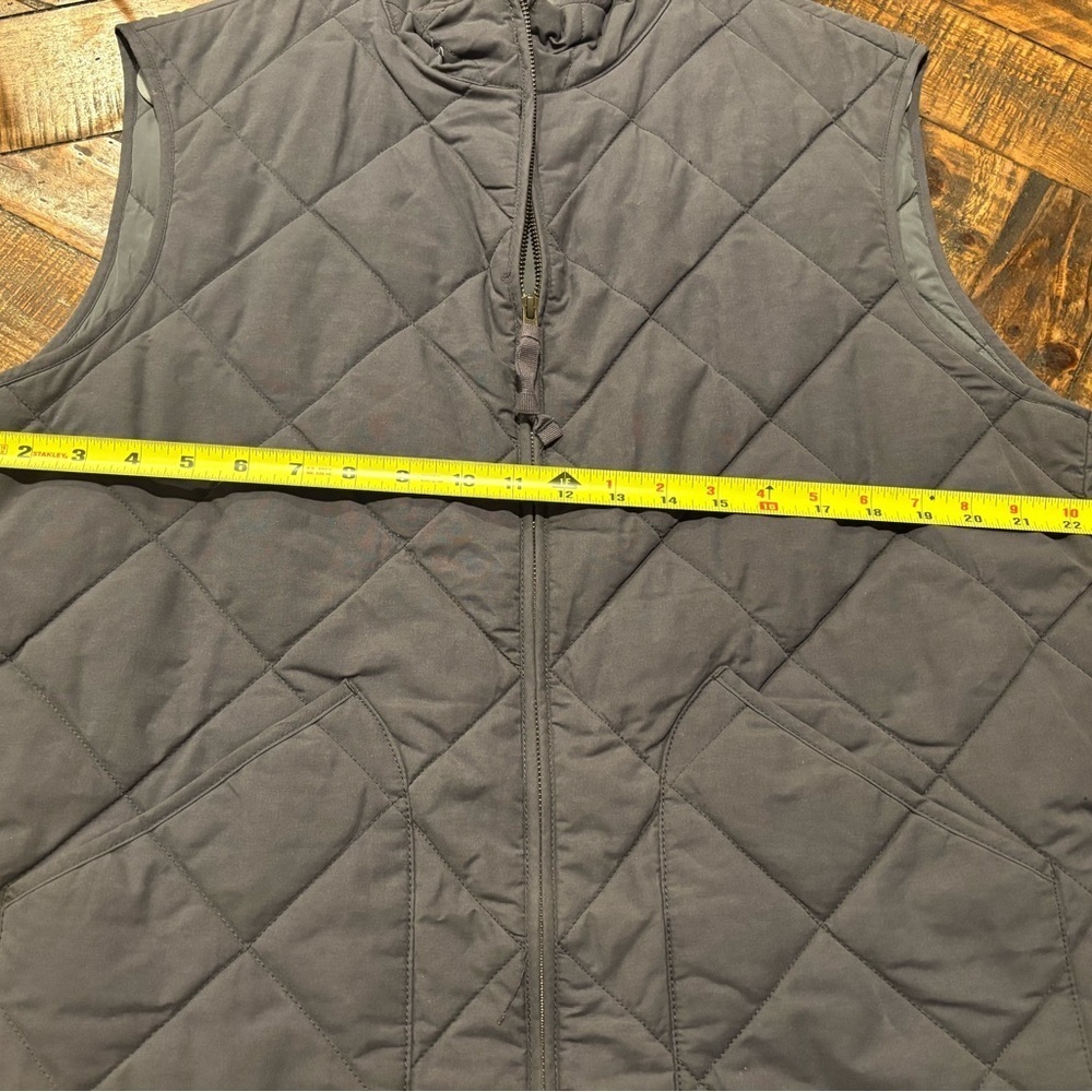 J. Crew Mercantile Charcoal Quilted Vest in size women’s Large .Great condition! - Picture 11 of 14